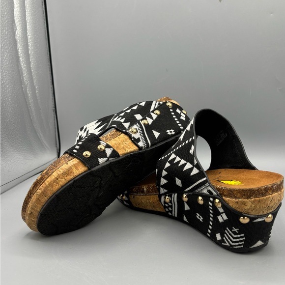 Black and White Patterned Volatile Women's Aztec Sandals - Picture 7 of 7